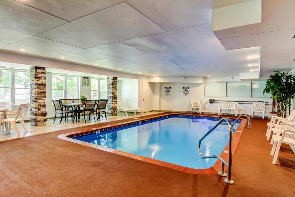 Motel 6-Columbia, MO - East